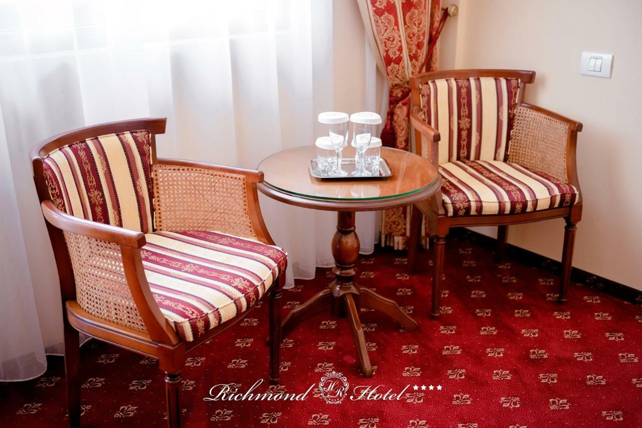 Richmond Hotel Mamaia Exterior foto