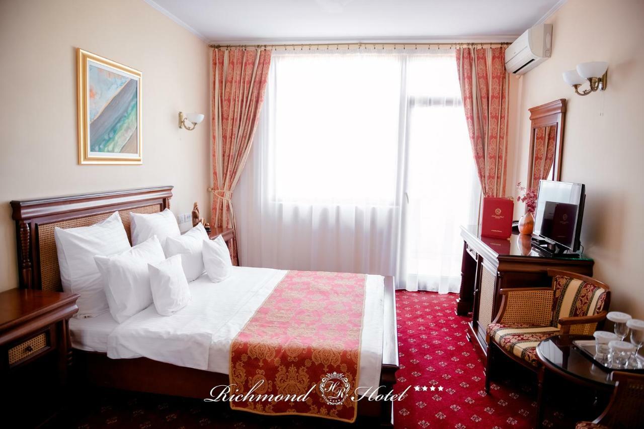 Richmond Hotel Mamaia Exterior foto